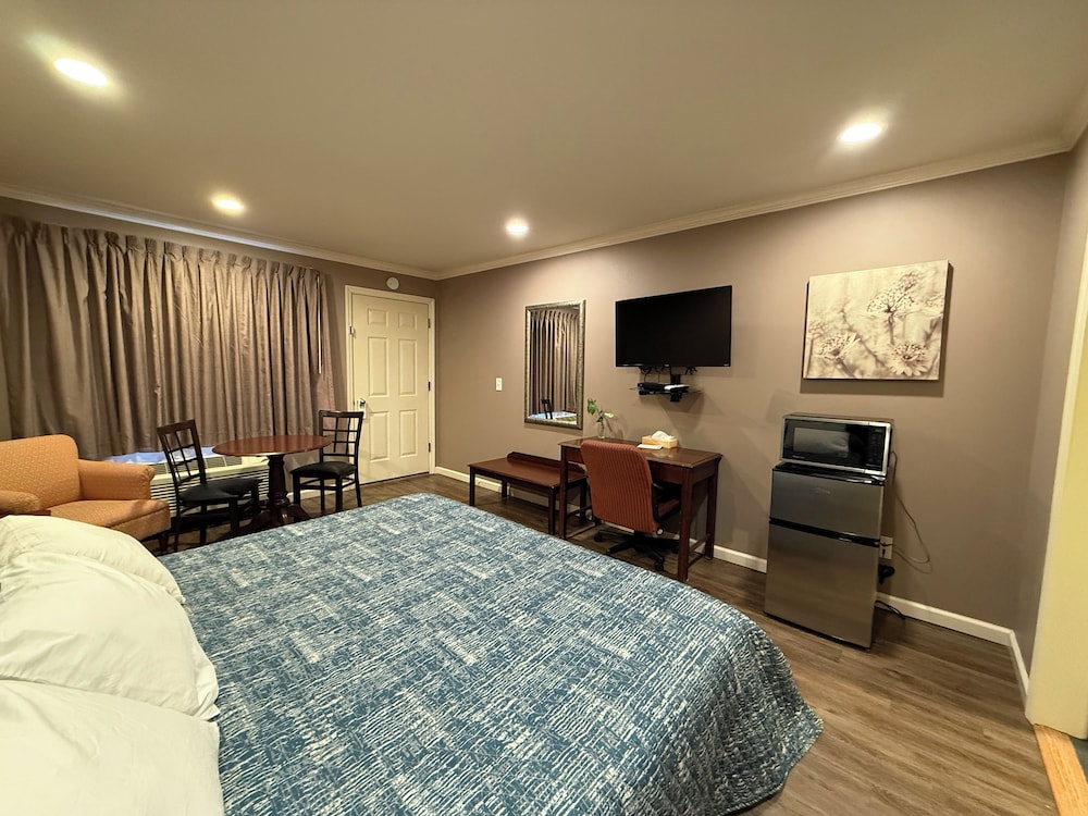 Heidi's Inn - photo 19