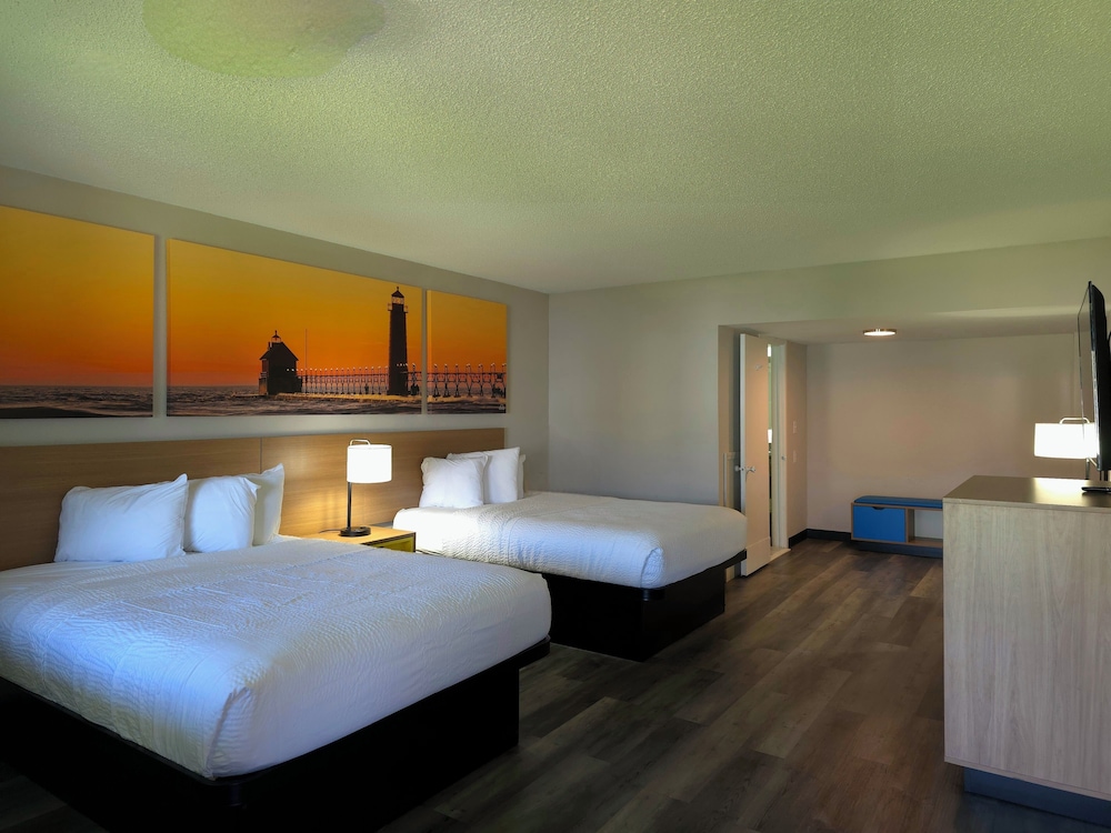 Days Inn & Suites by Wyndham Port Huron - photo 16