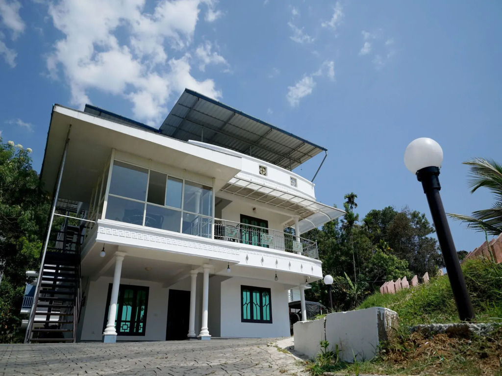 Oyo 12224 Karoli Inn — Munnar — photo 2