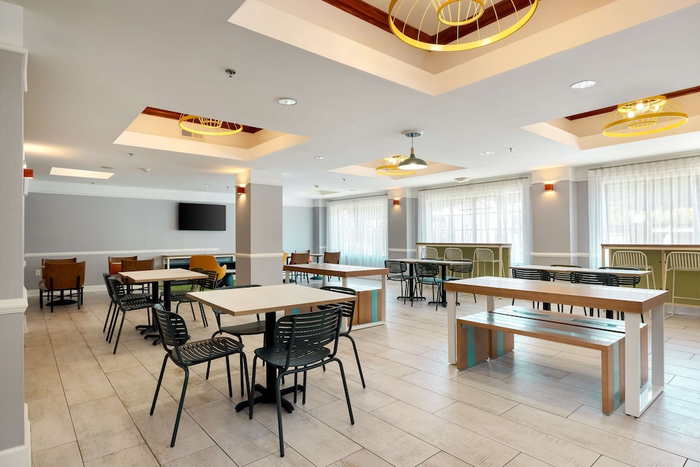 Spark by Hilton Savannah Airport - photo 34