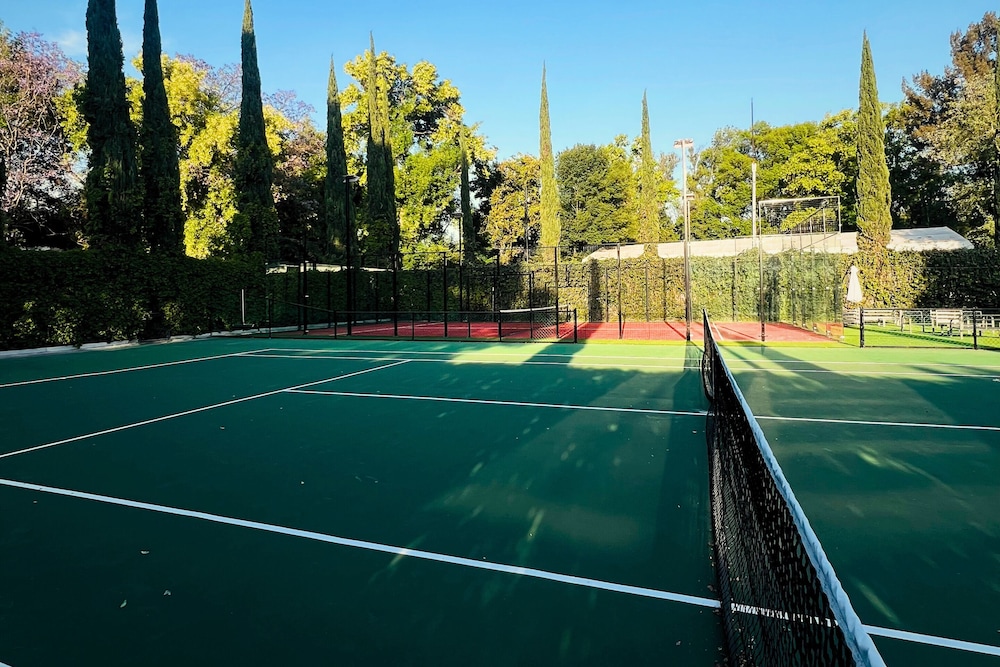 Tennis court