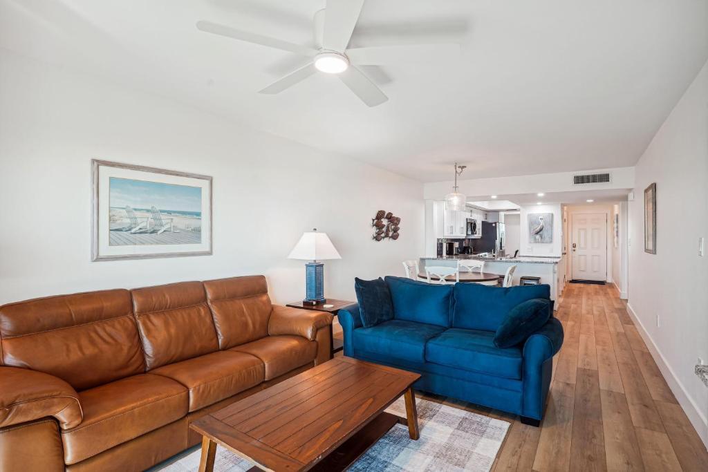 Land's End 7 402 Beach Front Premier — 4-Star Luxury Hotel in Saint Pete Beach, United States