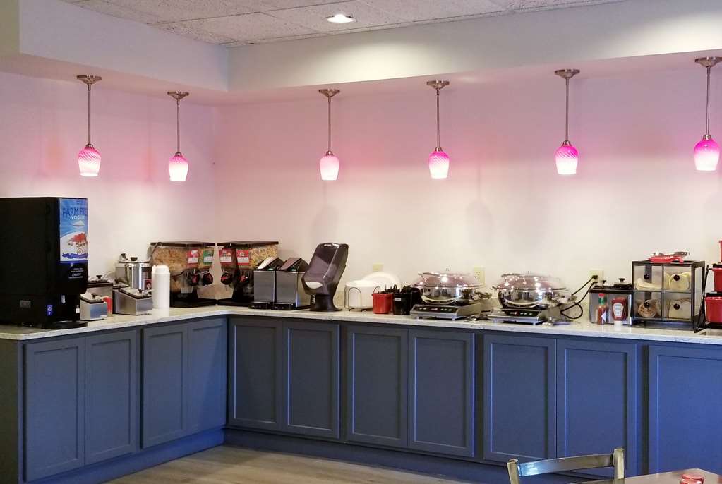 Ramada by Wyndham Sellersburg Louisville North - photo 40