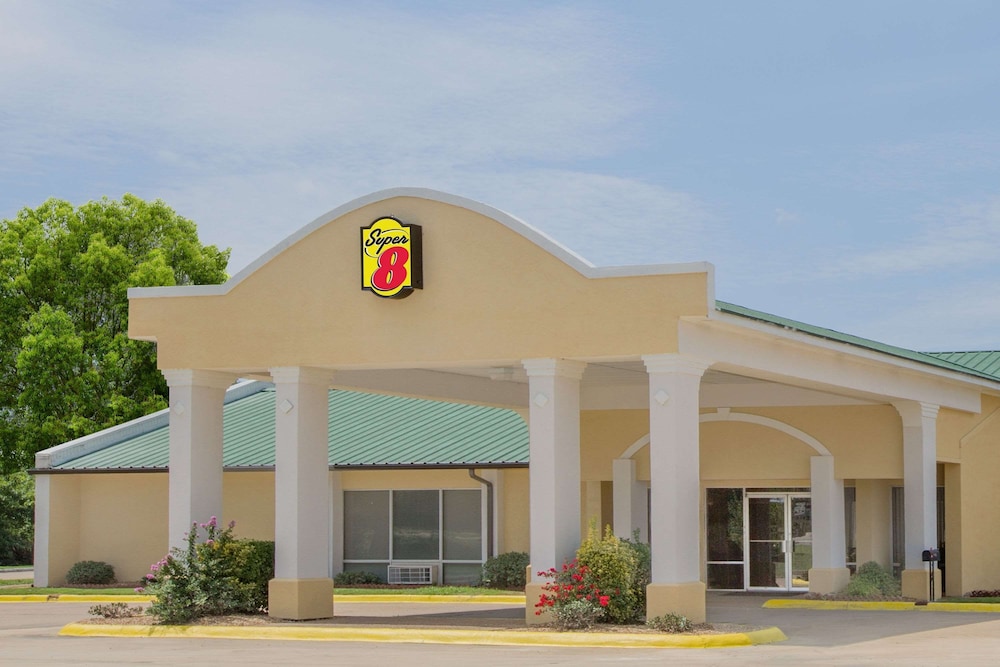Super 8 by Wyndham Brinkley in Brinkley, United States