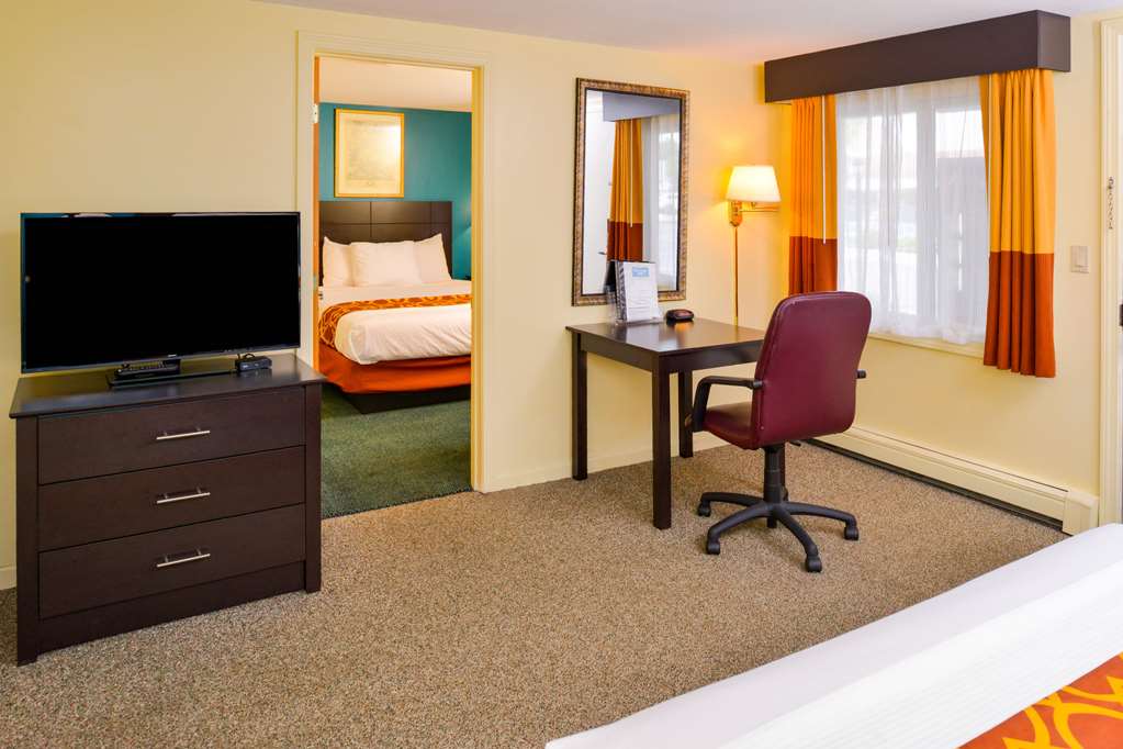 Rodeway Inn Orleans Cape Cod - photo 35