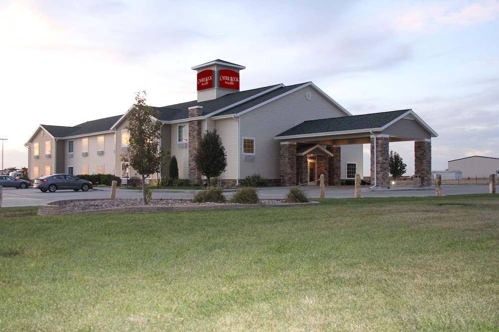 Castle Rock Inn & Suites - featured photo