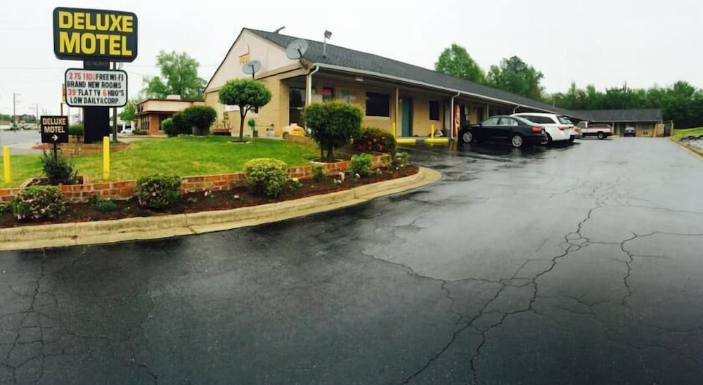Deluxe Motel in Richmond, United States