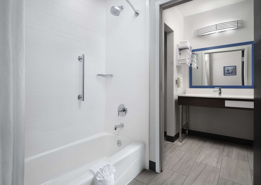 Hampton Inn & Suites Dallas Dfw Arpt W Sh 183 Hurst - photo 23