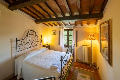 Villa Lola by Vacavilla — 4-Star Luxury Hotel in Montespertoli, Italy