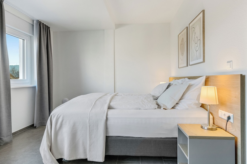 Empire Living: Denzlingen Marktplatz — 4-Star Luxury Hotel in Denzlingen, Germany