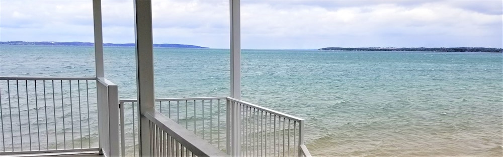 Brio Beach Inn - photo 23
