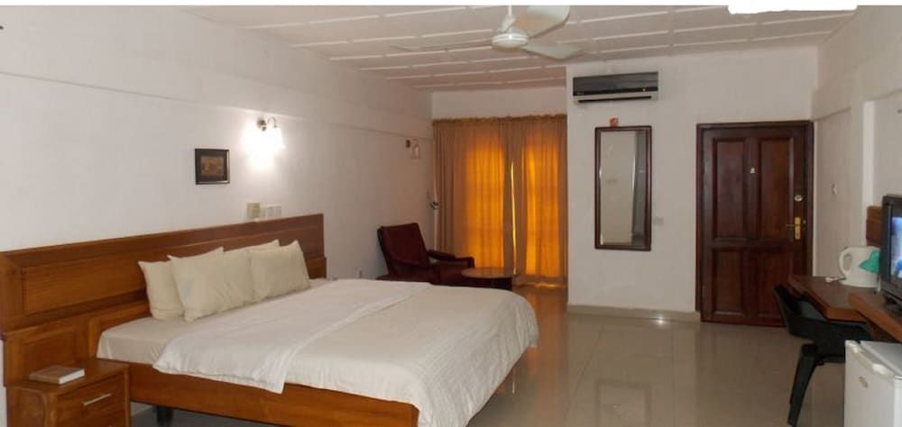 Whispering Palms Resort - last minute hotel in Lagos