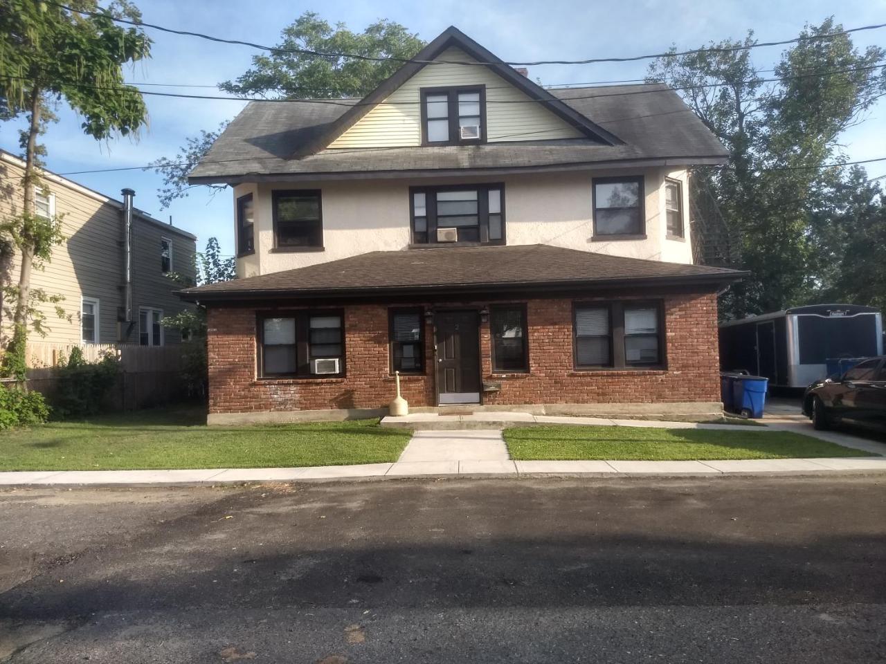 Cappuccio Hotel — hotel in Keansburg