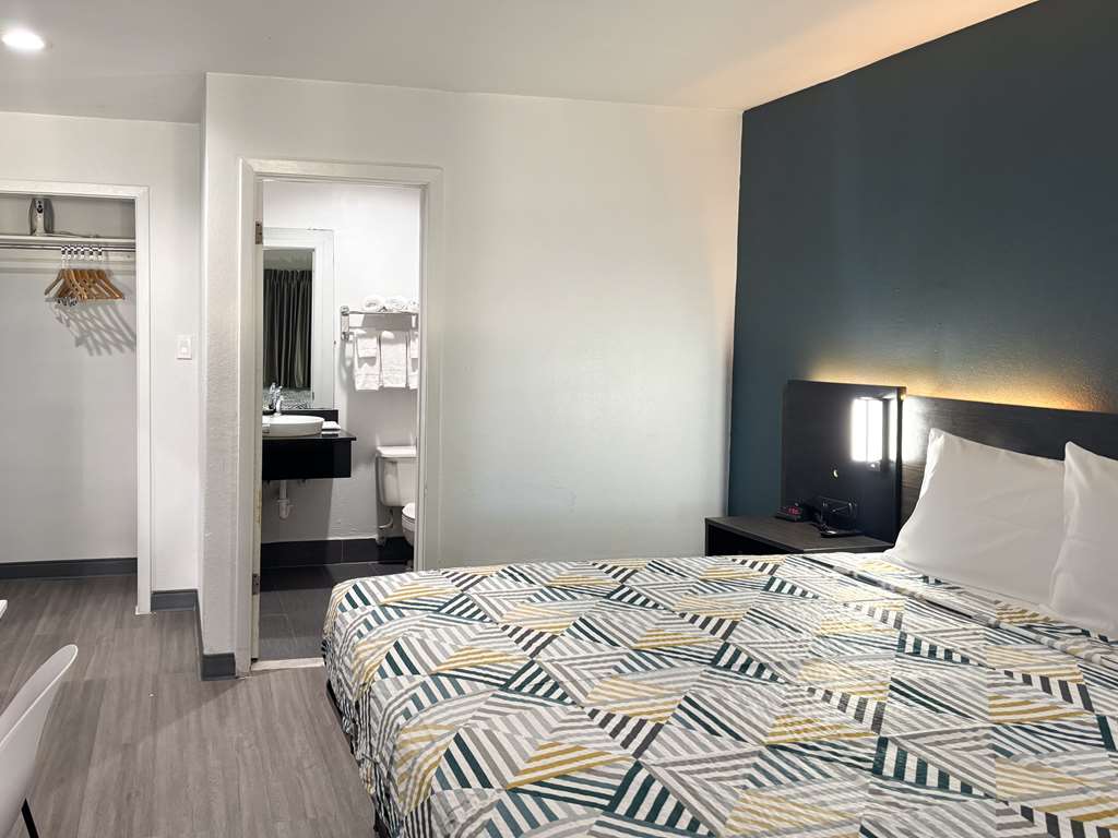 OYO Hotel Irving DFW Airport North - photo 19