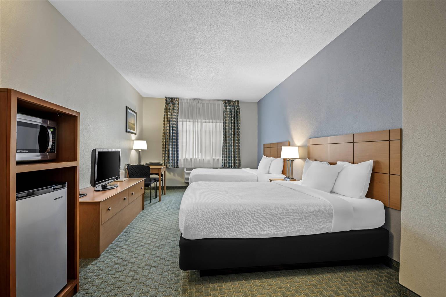 Quality Inn Dubuque on Hwy 20 - photo 22