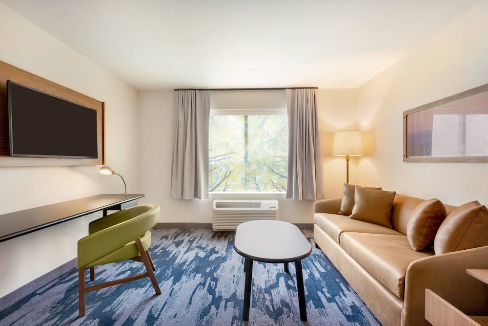 Fairfield Inn & Suites by Marriott Boulder Longmont - photo 12