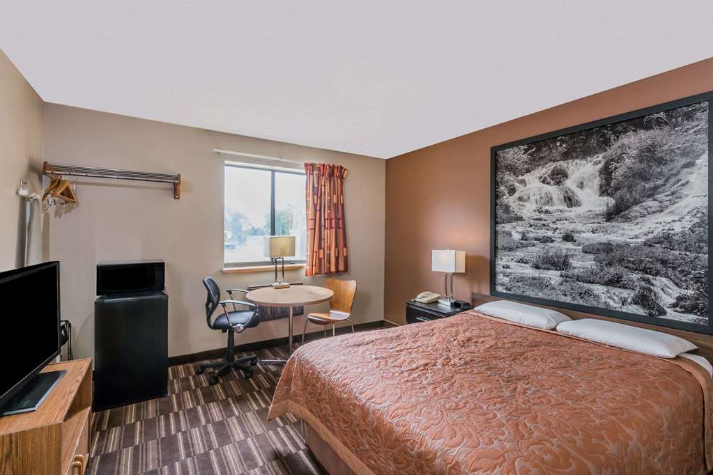 Super 8 by Wyndham Madison - photo 12