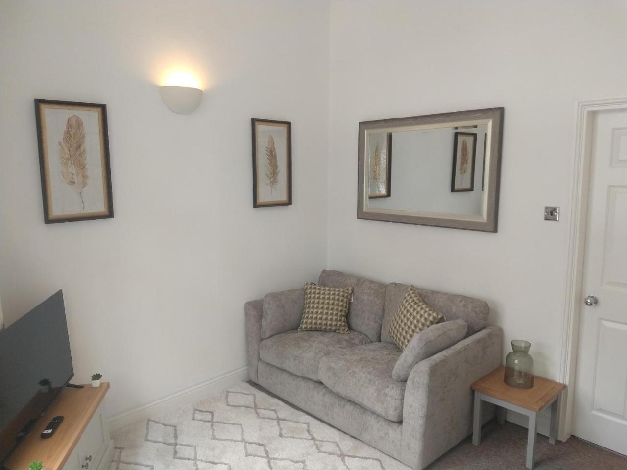 All Saints 2 Bed Apartment in Central Stamford with Parking — 4-Star Luxury Hotel in Stamford, United Kingdom