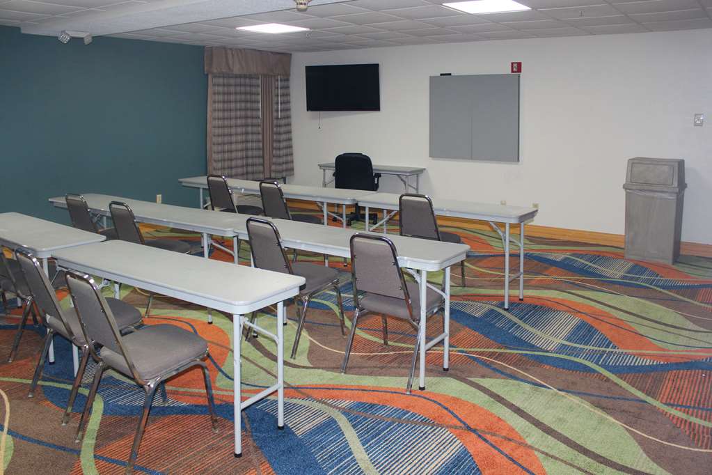 Quality Inn North Vernon near Hwy 50 - photo 25