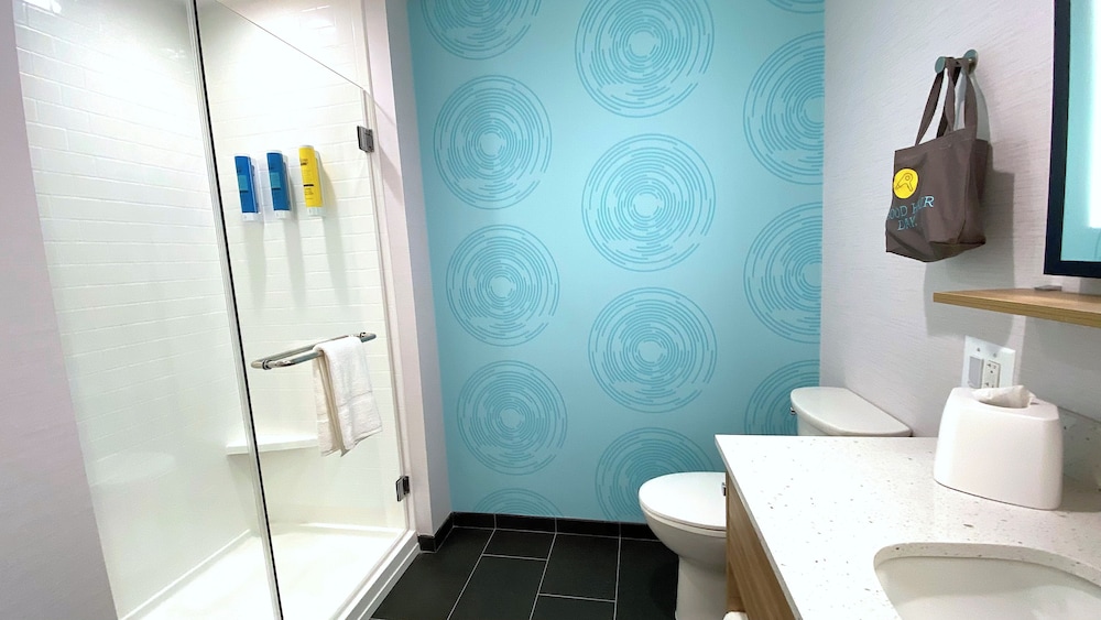 Tru By Hilton Baltimore Harbor East MD - photo 24