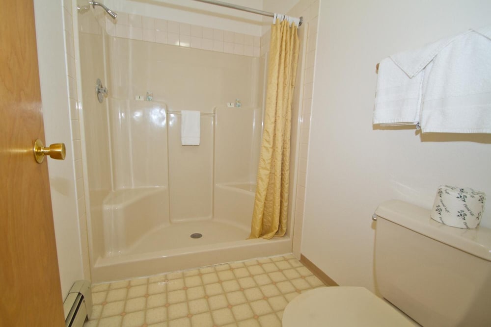 Brooks Street Motor Inn - photo 29