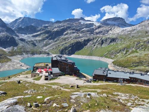 Chalet Anna Appartment — 4-Star Luxury Hotel in Uttendorf, Austria