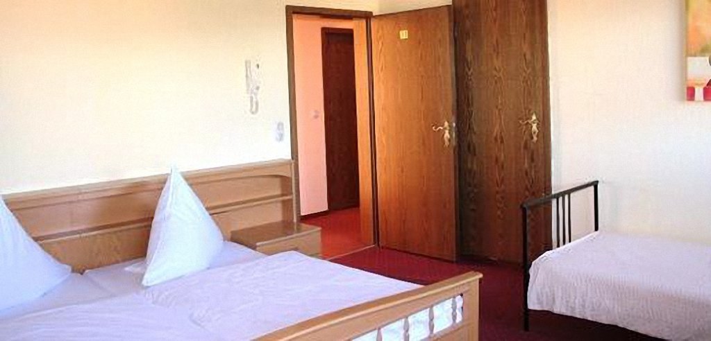 Hotel Zum goldenen Schuß — Elsdorf — photo 2