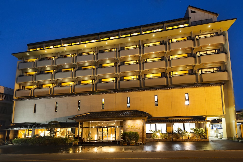 Kawaguchiya Kinosaki Riverside Hotel in Toyooka, Japan