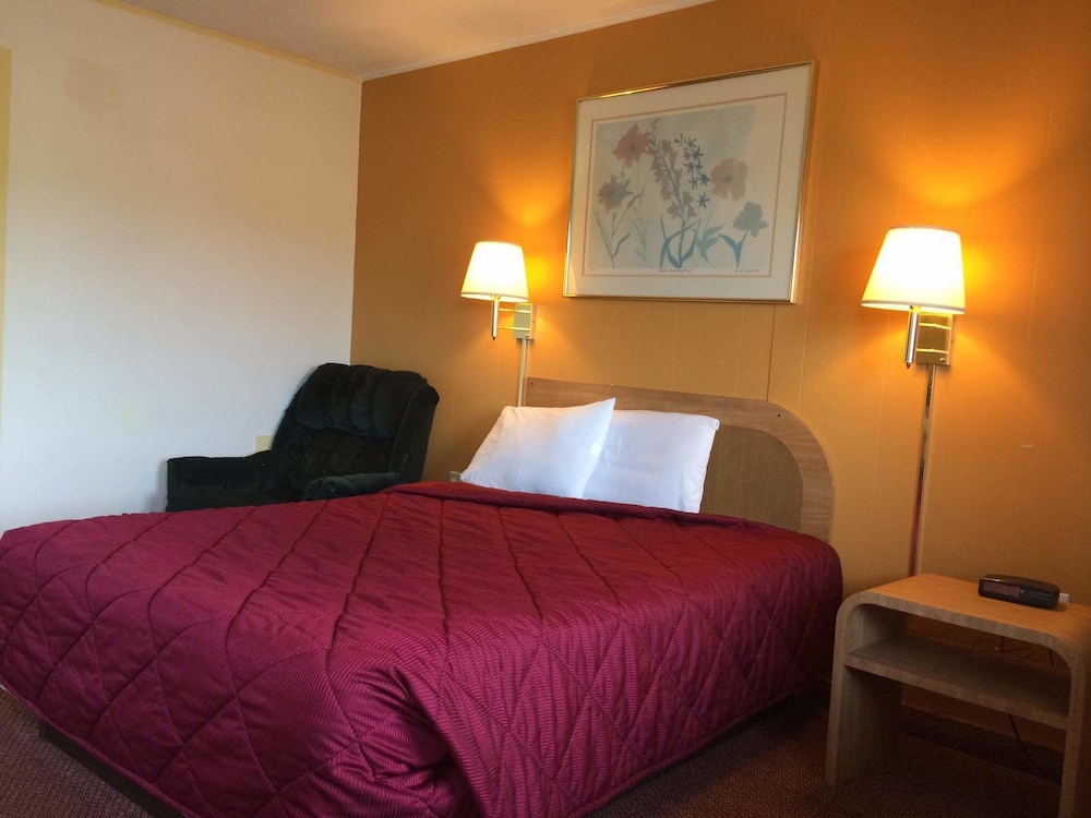 Super 7 Motel Sedalia - photo 4