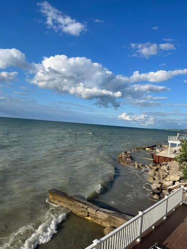 Pete's Lakefront Motel LLC - photo 7