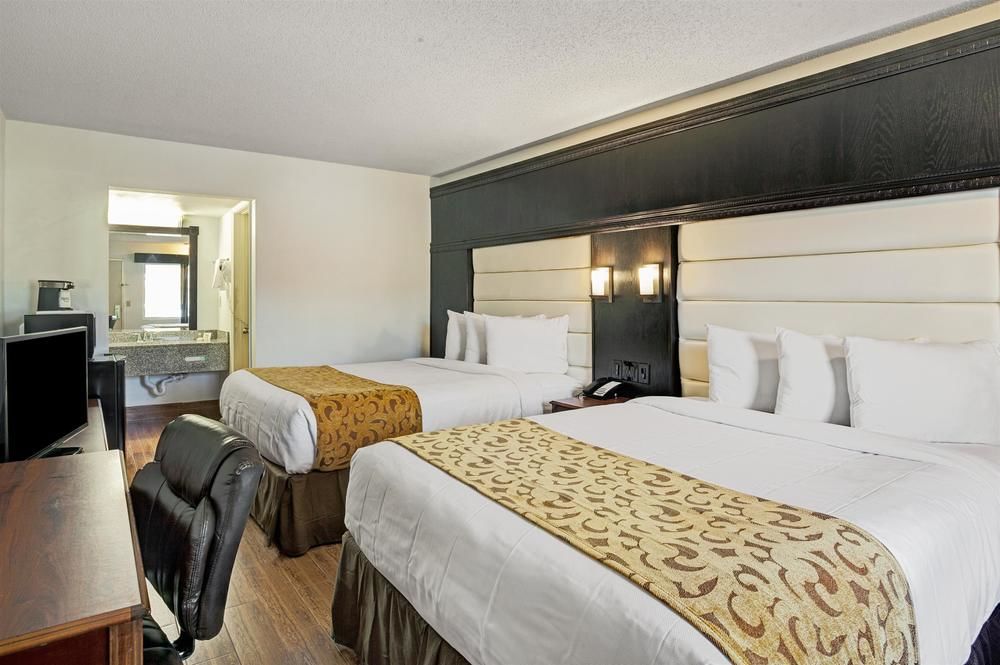 Days Inn by Wyndham Jacksonville South Memorial Hospital - photo 11