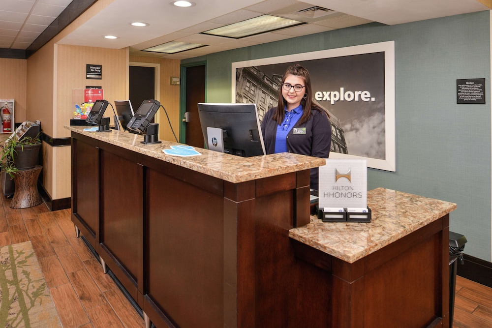 Hampton Inn Staunton - photo 2
