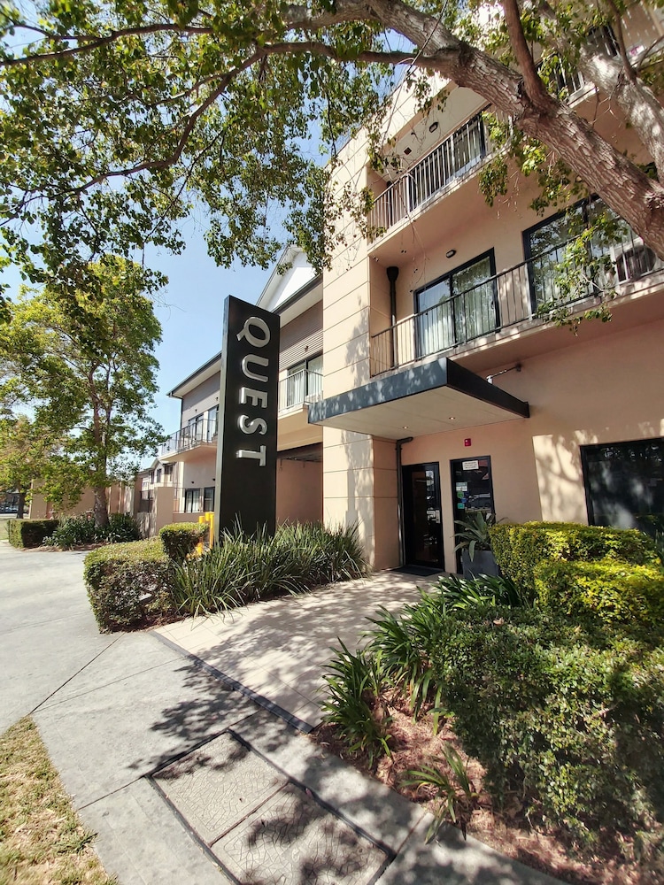 Quest Maitland Serviced Apartments — 4-Star Luxury Hotel in Maitland, Australia