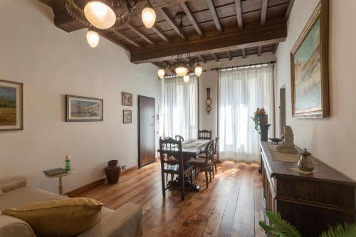 Boutique Ponte Vecchio — 4-Star Luxury Hotel in Florence, Italy