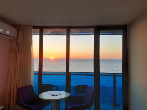Only Front Sea View No Side View Wonderful Panorama High Floor Location Guarantee