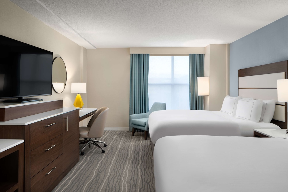 Doubletree by Hilton Hotel Norfolk Airport - photo 4