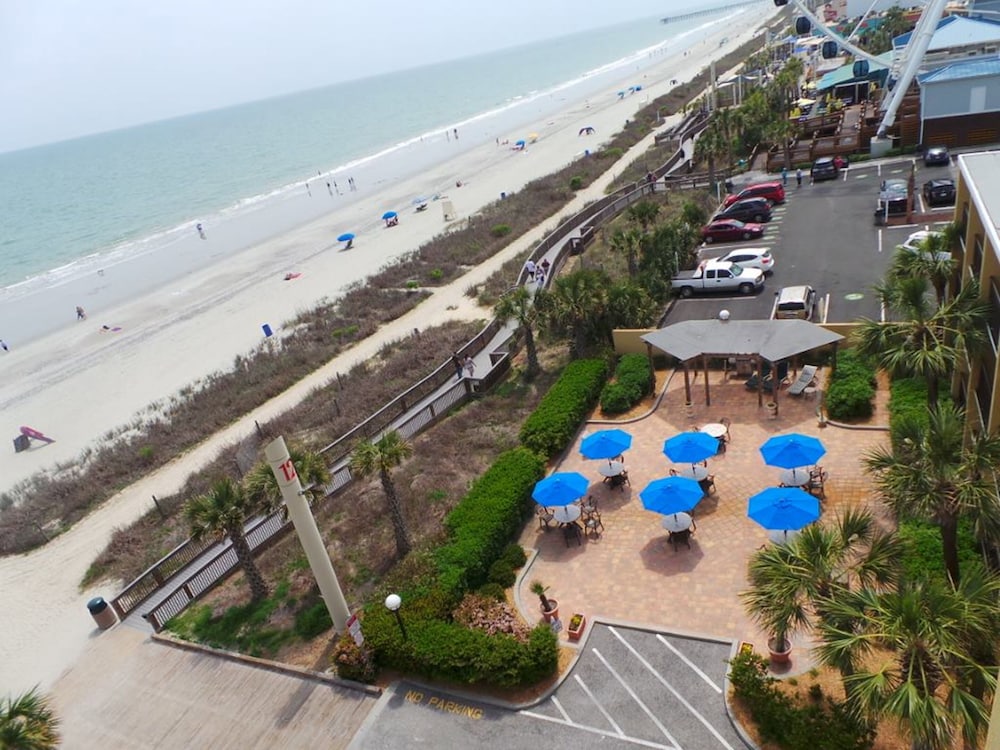 Holiday Pavilion Resort on the Boardwalk - photo 37