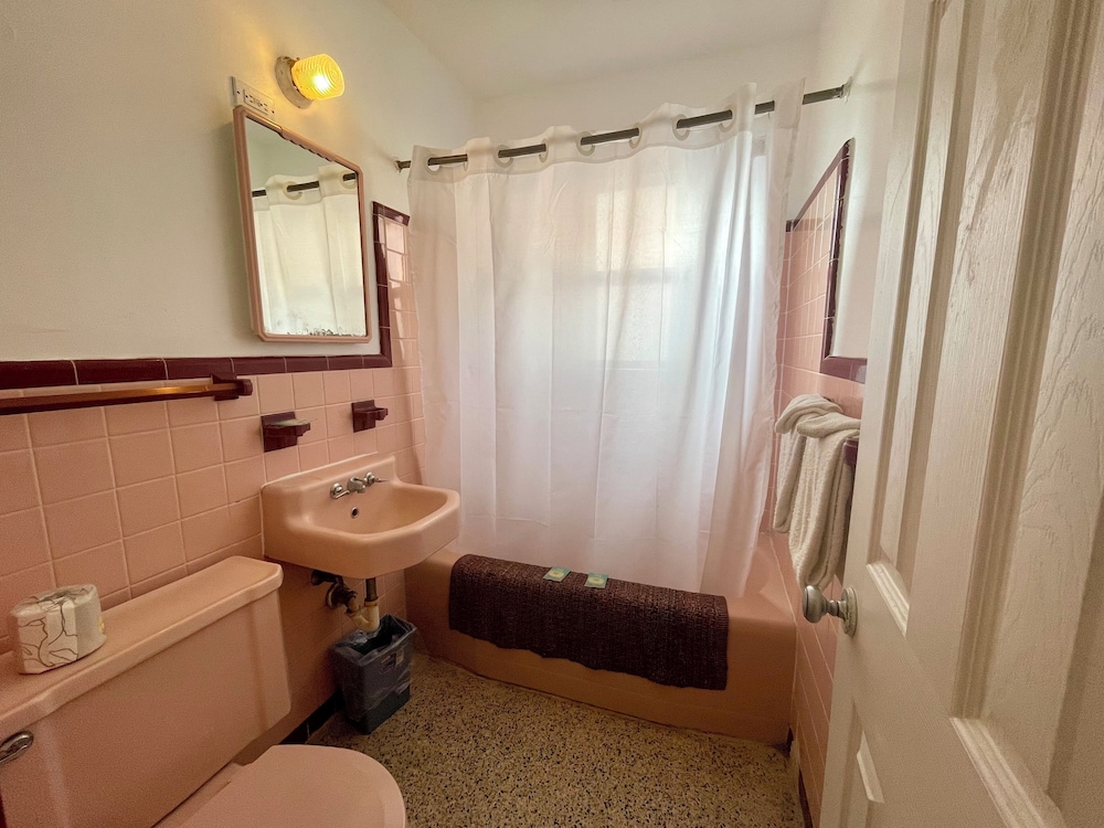 Ocean Holiday Motel - photo 18