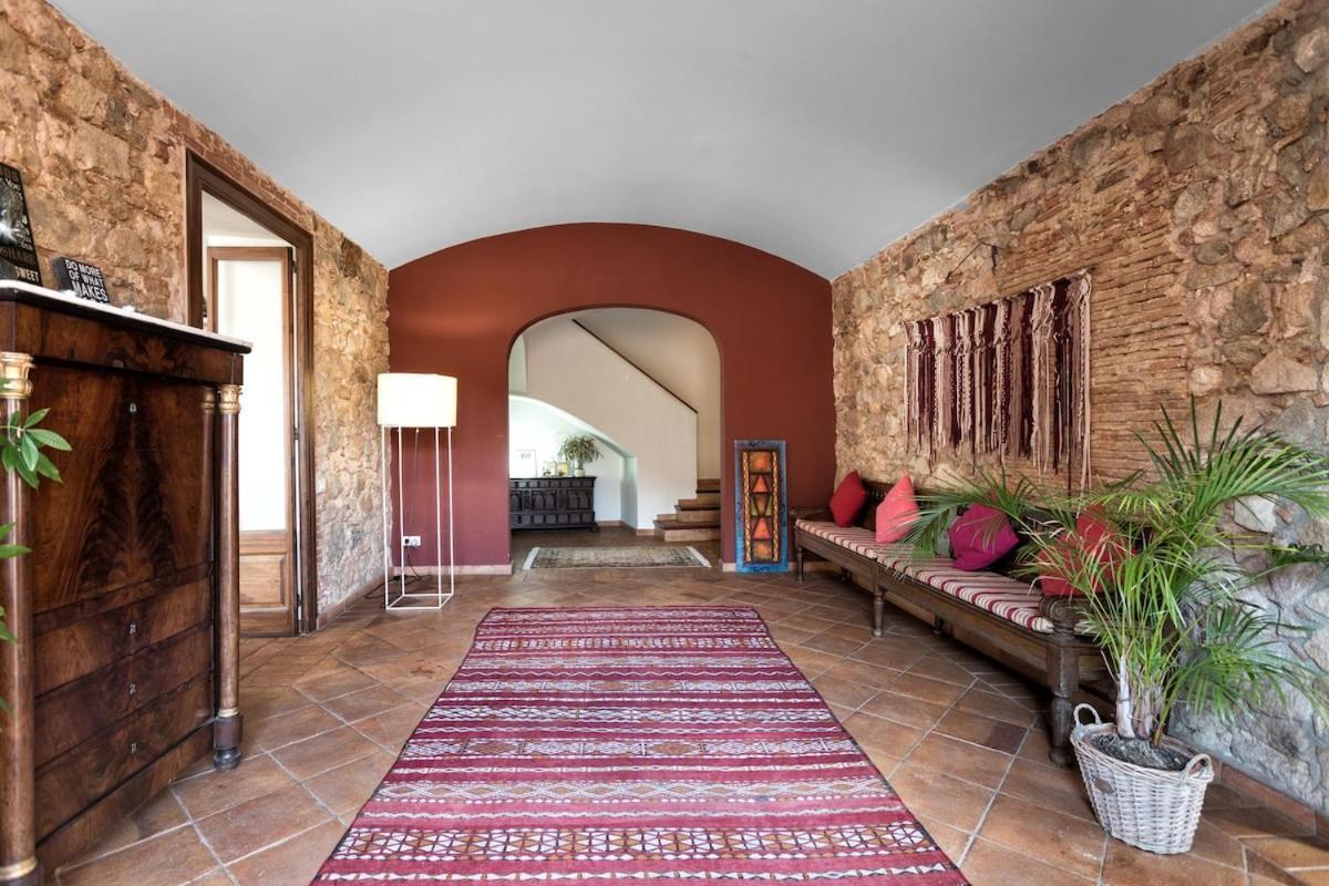 Mas Vives Exclusiva Masia Del Siglo XV — hotel in Cabrils