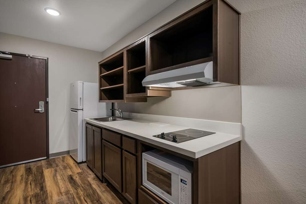 Woodspring Suites Milwaukee Menomonee Falls - photo 17