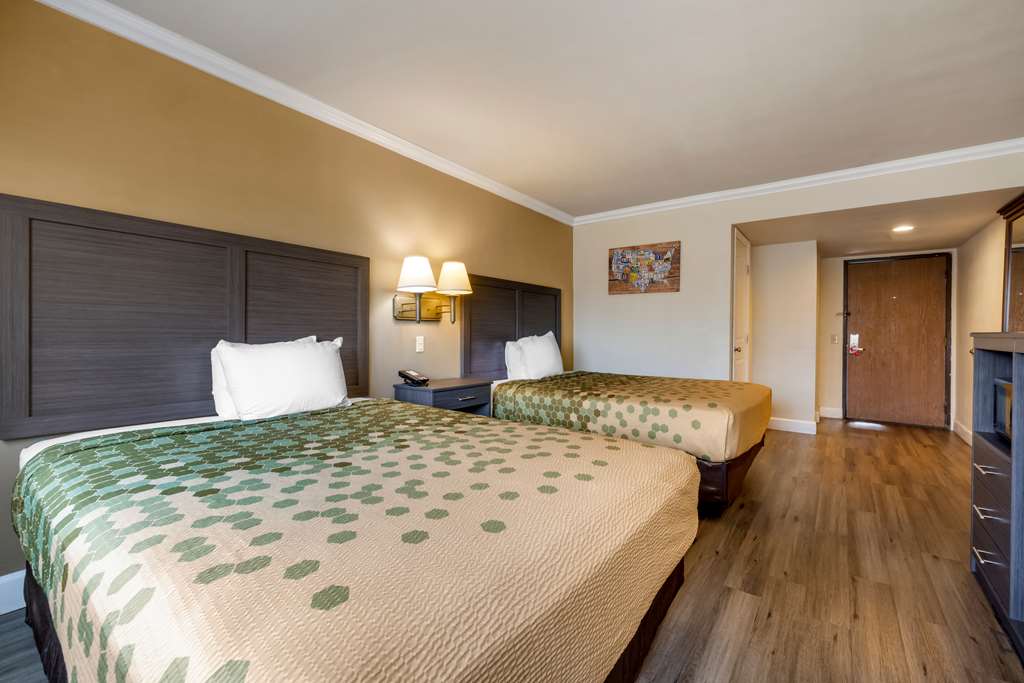 Econo Lodge Moreno Valley - photo 19