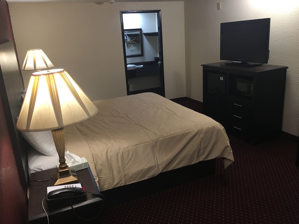 Super 9 Motel - photo 12