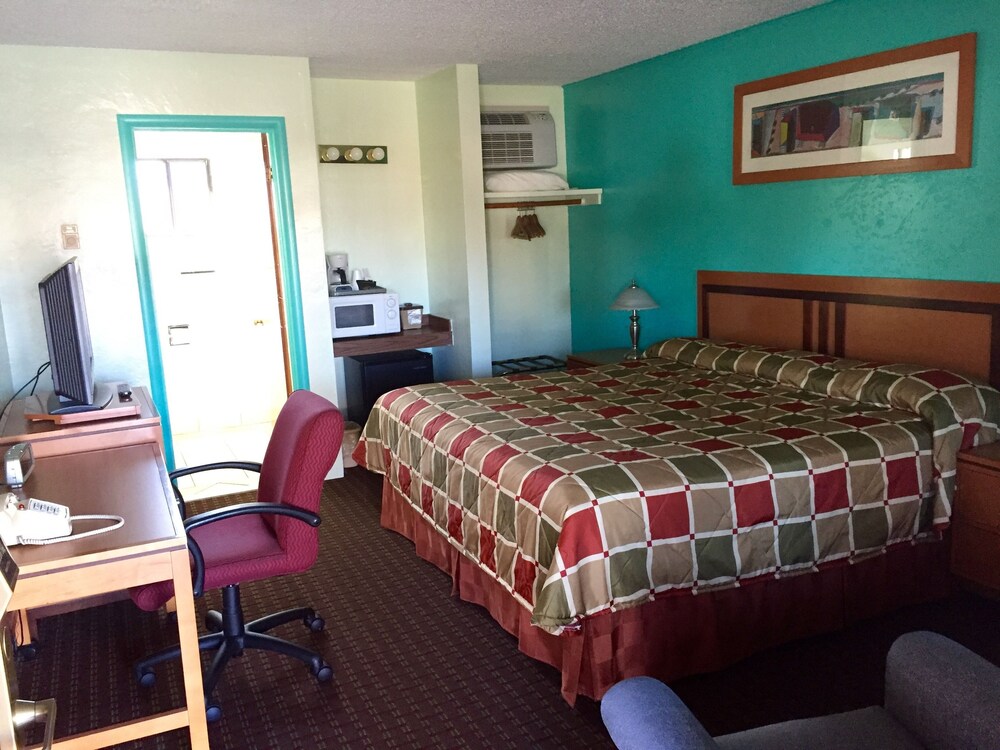 Klamath Motor Lodge - photo 6