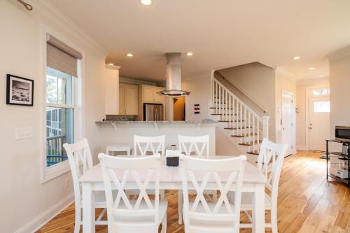 Intracoastal Views by Oak Island Accommodations - photo 5