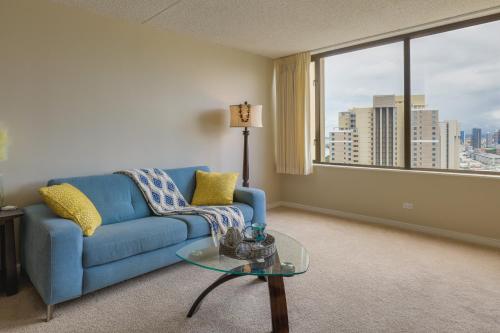 Honolulu Condo Stay with Balcony Walk to Beaches — 4-Star Luxury Hotel in Honolulu, United States