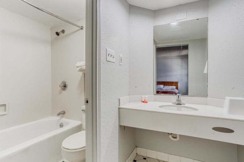 Hemp Inn Oklahoma City South - photo 21