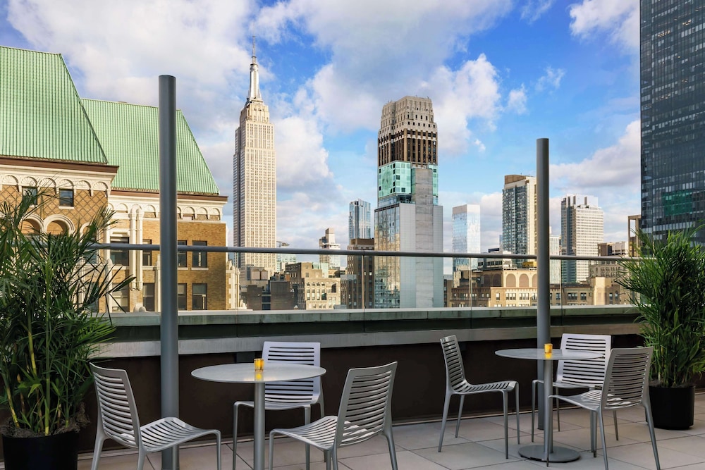 Doubletree by Hilton New York Times Square South - photo 21