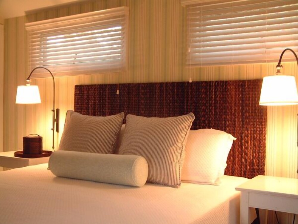 Menemsha Inn - photo 3
