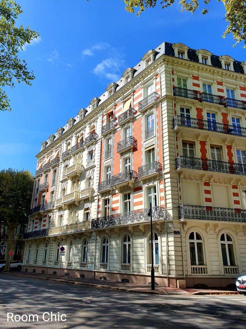 Roomchic Les Ambassadeurs in Vichy, France
