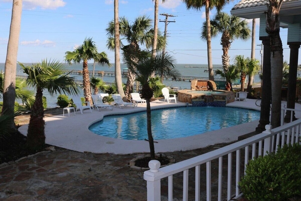 Pelican Bay Resort - photo 13